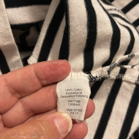 J. Crew Women’s Med. Embroidered Floral&Stripes Top Bell Sleeve Black‎ White - Picture 8 of 8